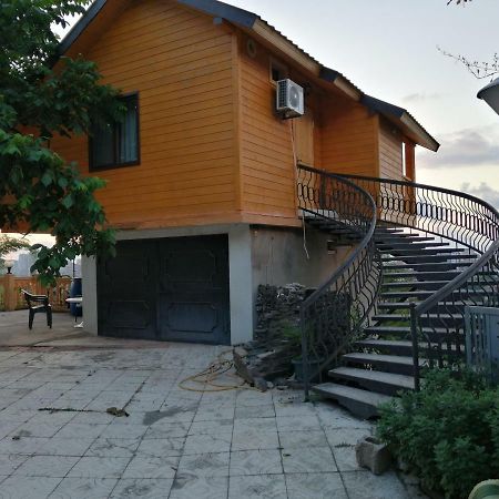 Деревянный Котеж The 1 С Выдом На Город Μπατούμι Εξωτερικό φωτογραφία